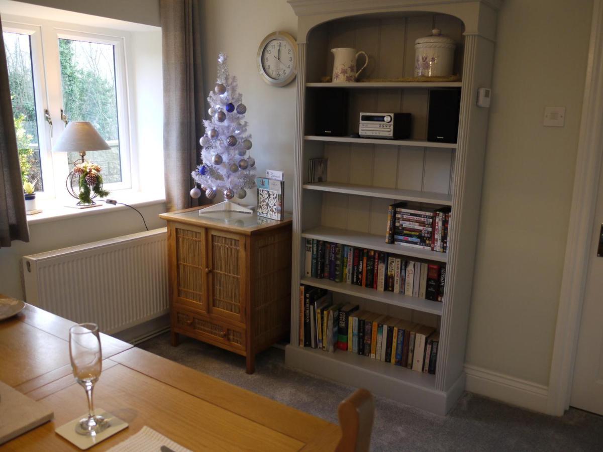 Cosy Stone Cottage, The Bungalow Perrotts Brook Cirencester Εξωτερικό φωτογραφία